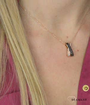 Złota zawieszka DIAMENT różowe złoto, białe i czarne diamenty to piękna zawieszka z różowego złota 0660027078 HSI zawieszka wykonana ze złota próby 585. Złote zawieszki (6).JPG